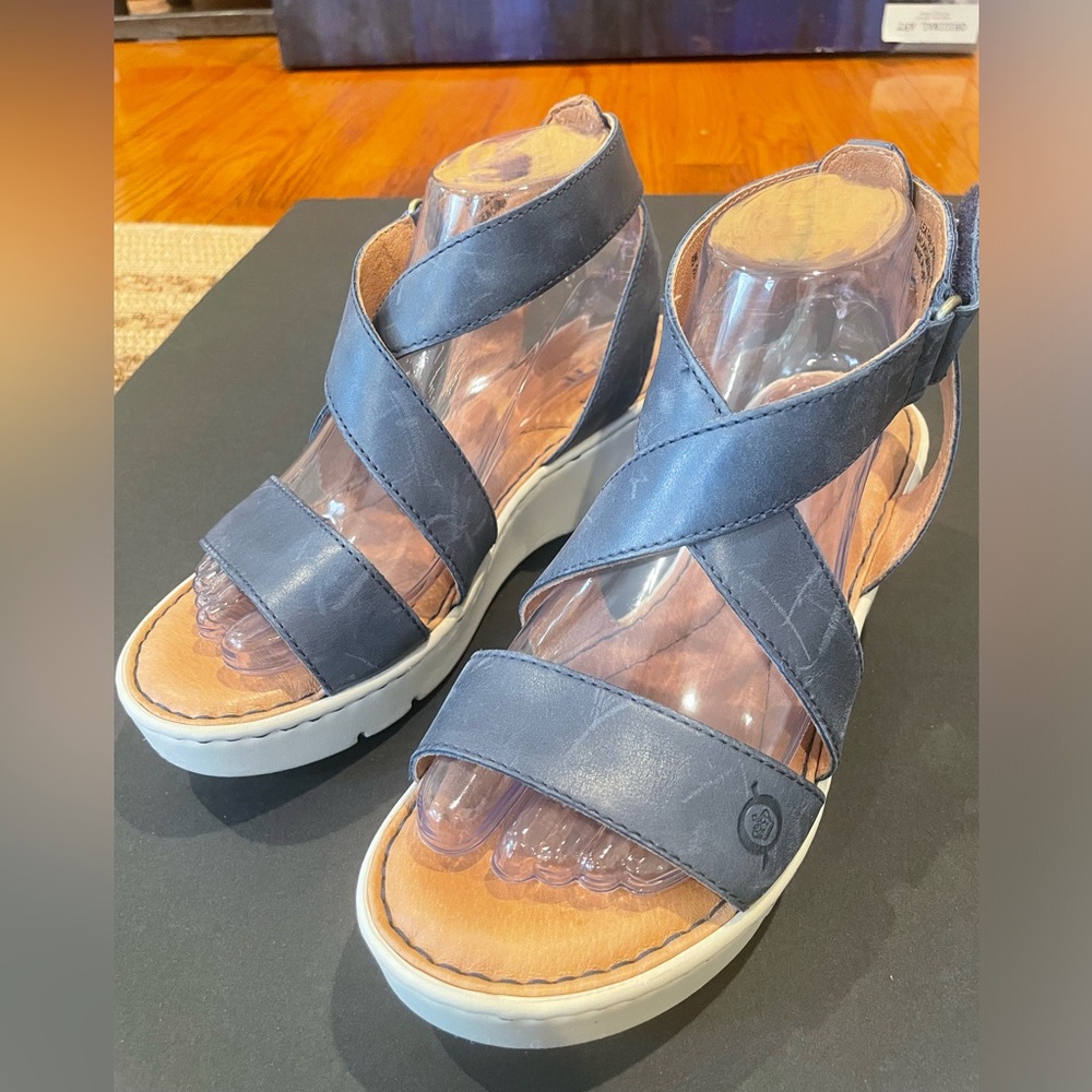 Born Size 8 Blue Leather Platform Wedge